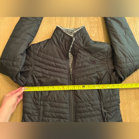 The North Face Women's Reversible Mossbud Swirl Jacket l Size: Medium - Picture 11 of 16